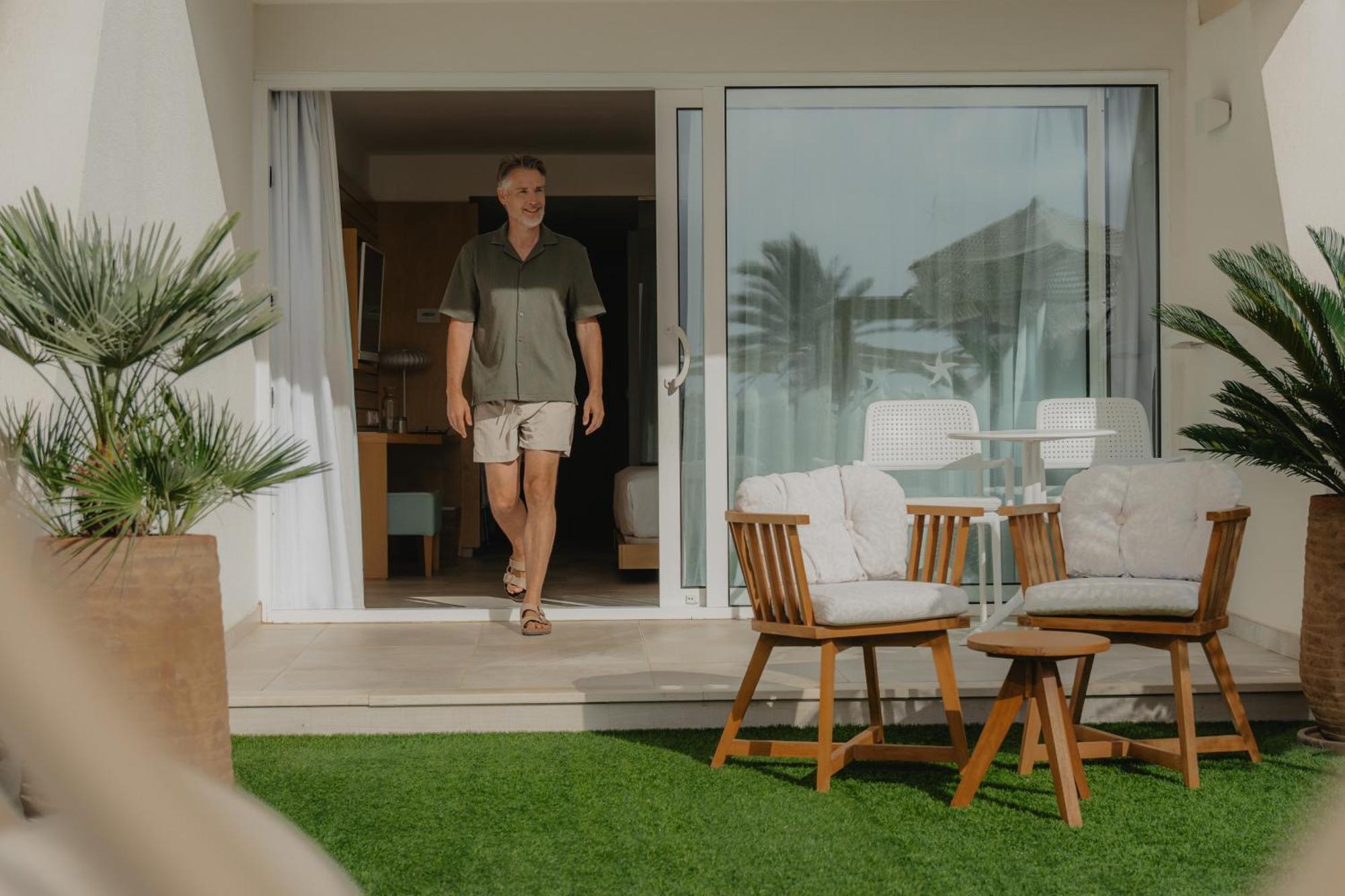 Iberostar Selection Playa De Palma Hotel Playa de Palma  Exterior photo Artificial grass on a balcony